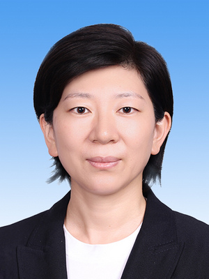 杜尚澤，女，漢族，1981年10月生，研究生學(xué)歷，中共黨員，現(xiàn)任人民日報社編委委員兼政治文化部主任、北京分社社長。