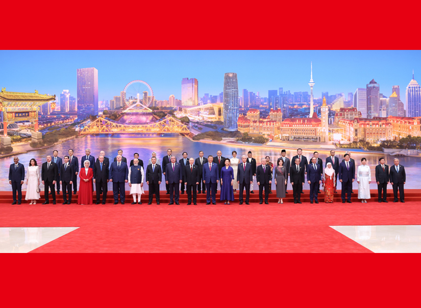 習(xí)近平和彭麗媛為出席2025年上合峰會(huì)的國(guó)際貴賓舉行歡迎宴會(huì)