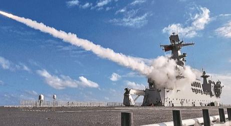 海軍某支隊艦艇編隊訓(xùn)練掠影