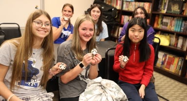 美國(guó)學(xué)生感受中國(guó)文化魅力