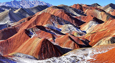 甘肅張掖：雪浴丹霞