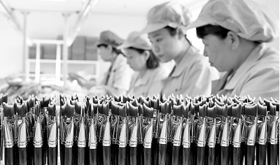 化妝刷"刷"出30億元級"美麗經(jīng)濟"